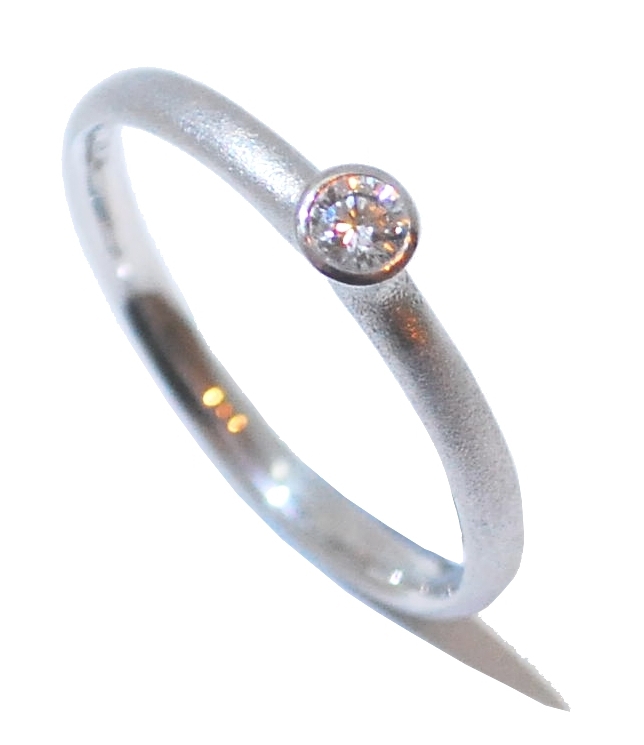 Contemporary diamond engagement rings uk