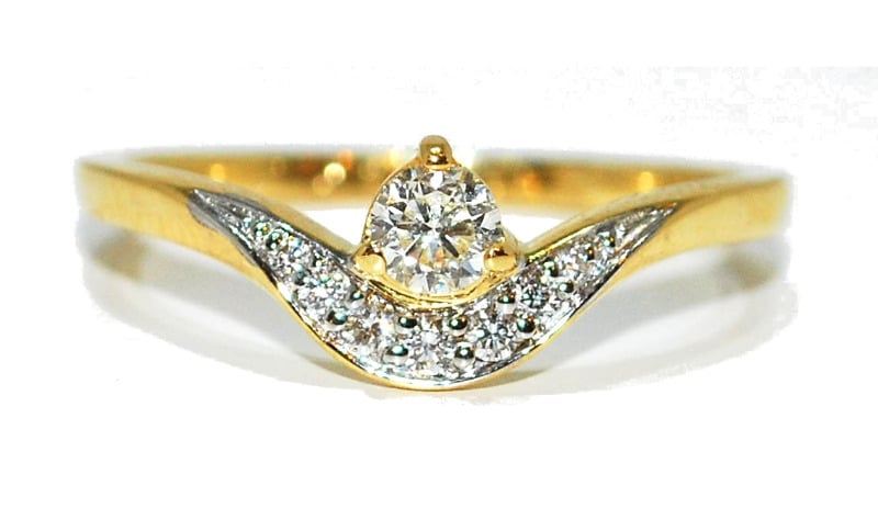 curve diamond engagement ring