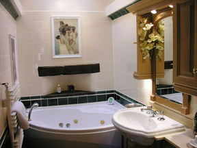Cottage Luxury Bathroom with Jacuzzi bath