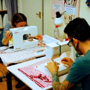Cushion sewing in beginner class at Sew In Brighton sewing school