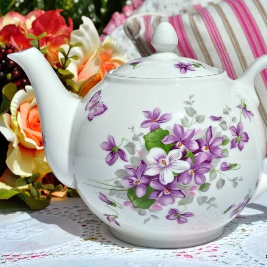 Aynsley English Violets Fine Bona China 2 Pint Teapot