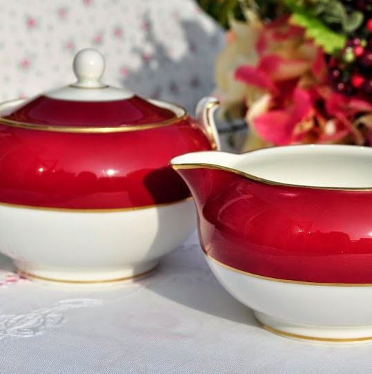 Wedgwood Burgundy Red Vintage China Milk Jug & Covered Sugar Bowl c.1950s