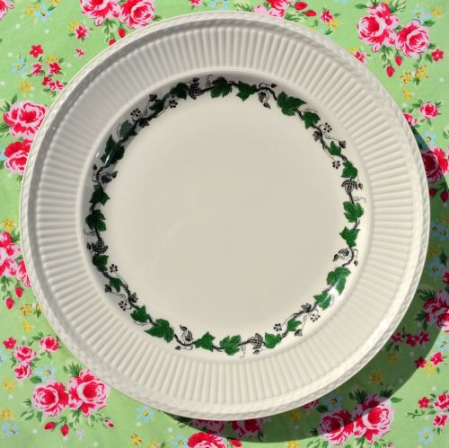 Wedgwood Stratford Creamware Green Ivy Very Large Dinner Plate