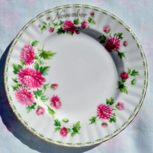 Royal Albert Chrysanthemum - November 20cm Plate