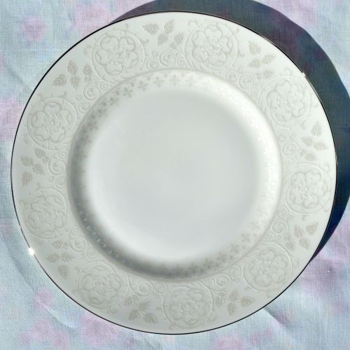Wedgwood Petal Lattice Ecru Bone China 22.5cm Salad Plate