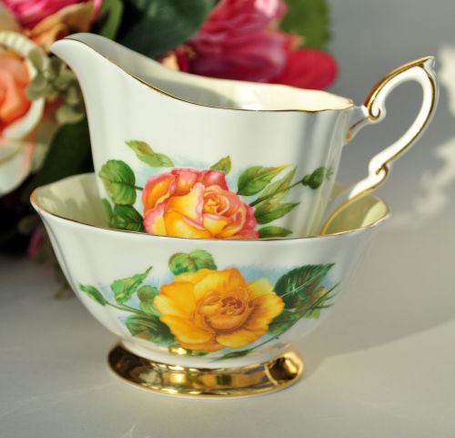 Paragon World Famous Roses Milk Jug and Sugar Bowl