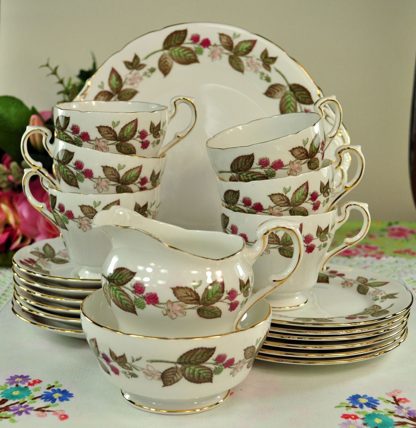 Paragon Green Briar Vintage Bone China 21 Piece Tea Set