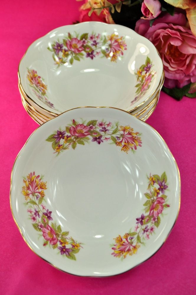 Colclough Wayside Hedgerow Pattern Dessert Dishes Set
