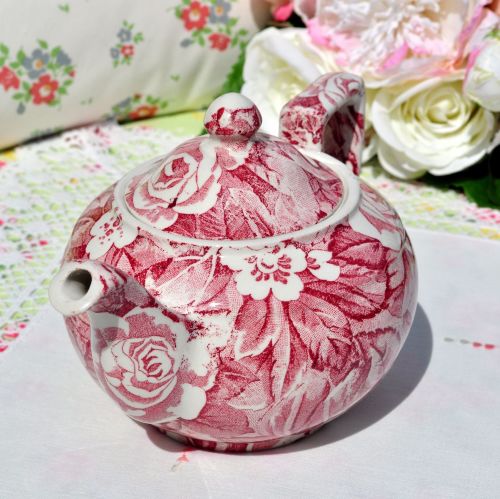 pink and white rose pattern