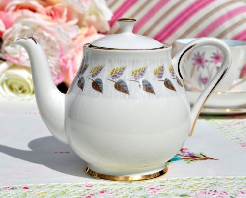 Royal Standard Olympus One Pint Teapot c.1950s