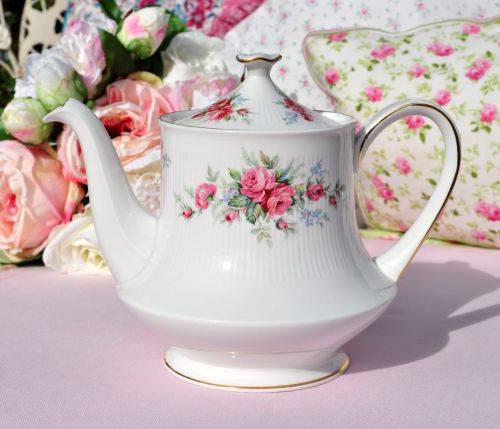 Royal Standard Rambling Rose 2 Pint Teapot