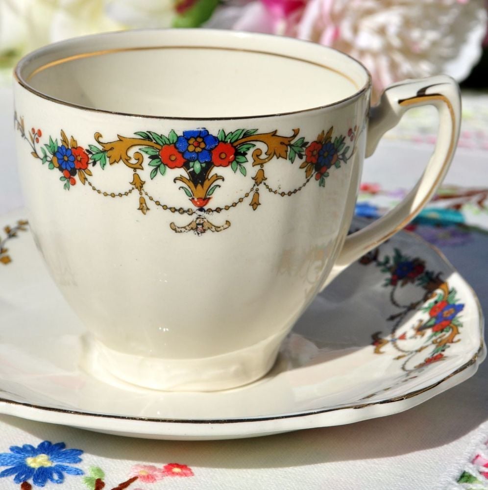 Alfred Meakin Creamware Teacup and Saucer c.1920+