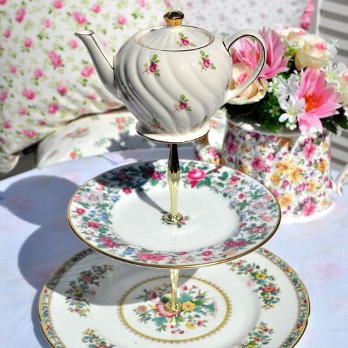 Ditsy Roses Teapot Top 3 Tier Cake Stand