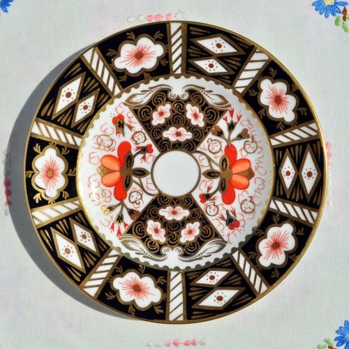 Royal Crown Derby Imari 2451 Pattern 16cm Plate