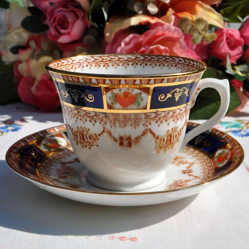 Roslyn China Imari Style Teacup and Saucer c.1937