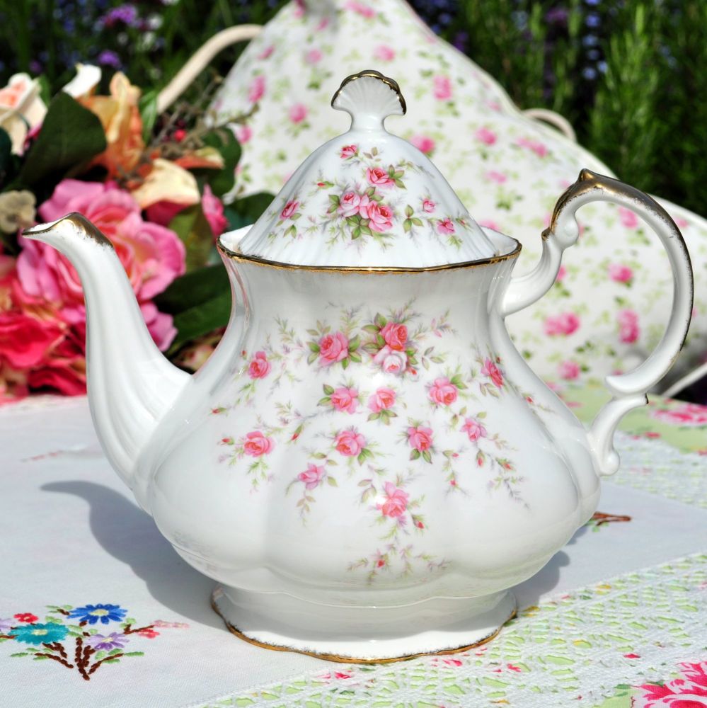 Paragon Victoriana Rose Large Vintage Teapot