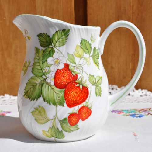 Queen's Virginia Strawberry One Pint Jug