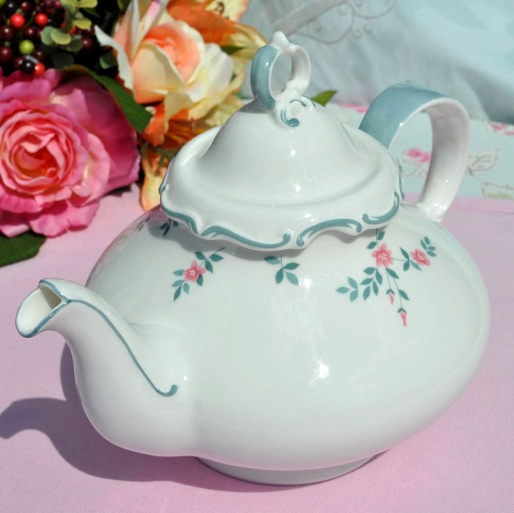 Royal Doulton Chatelaine H.4960 2 Pint Teapot