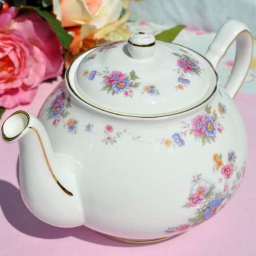 Duchess Rosemary Pretty Floral Vintage Bone China 2 Pint Teapot c.1950s