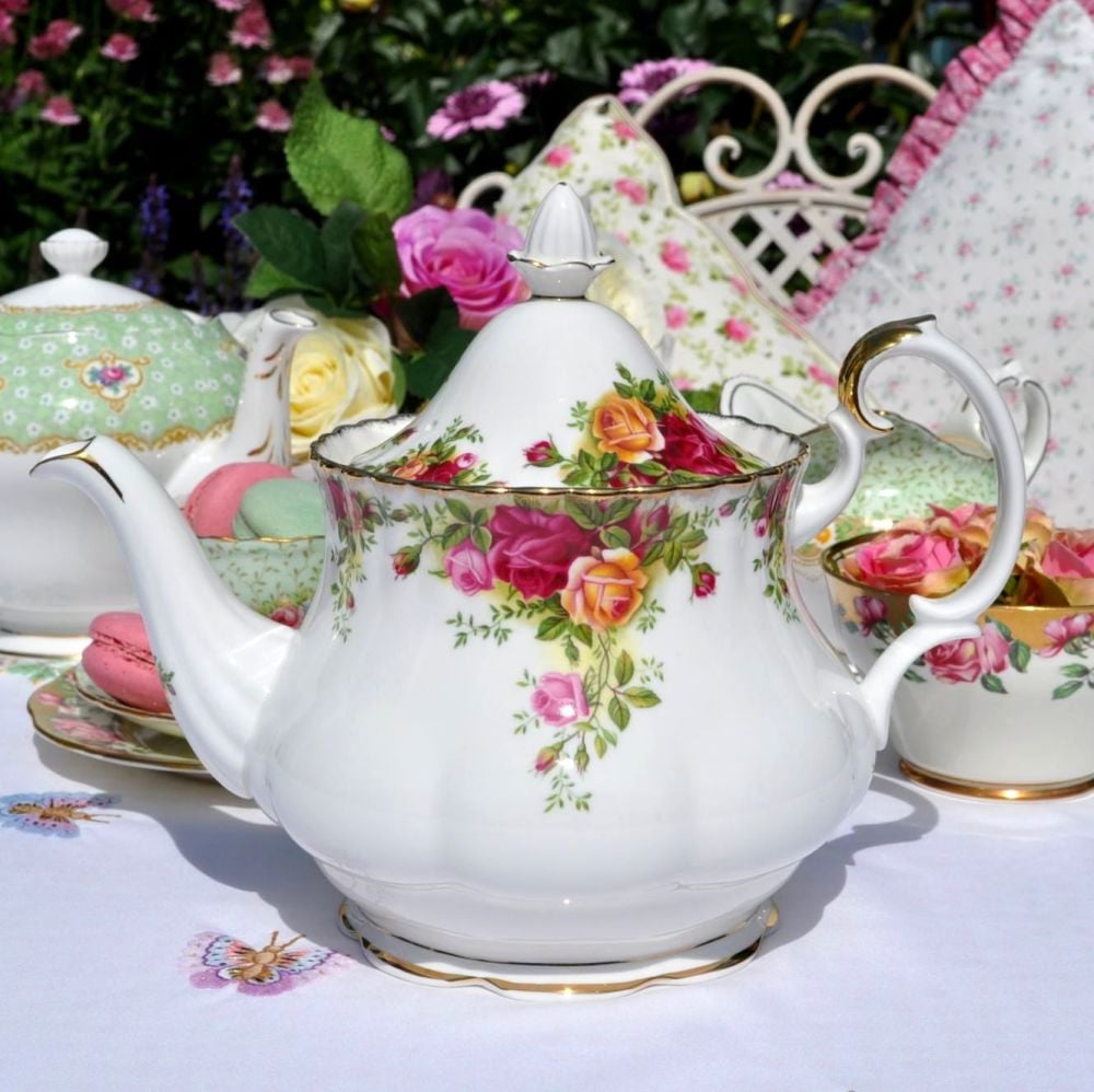 Royal Albert Old Country Roses 2 Pint Teapot