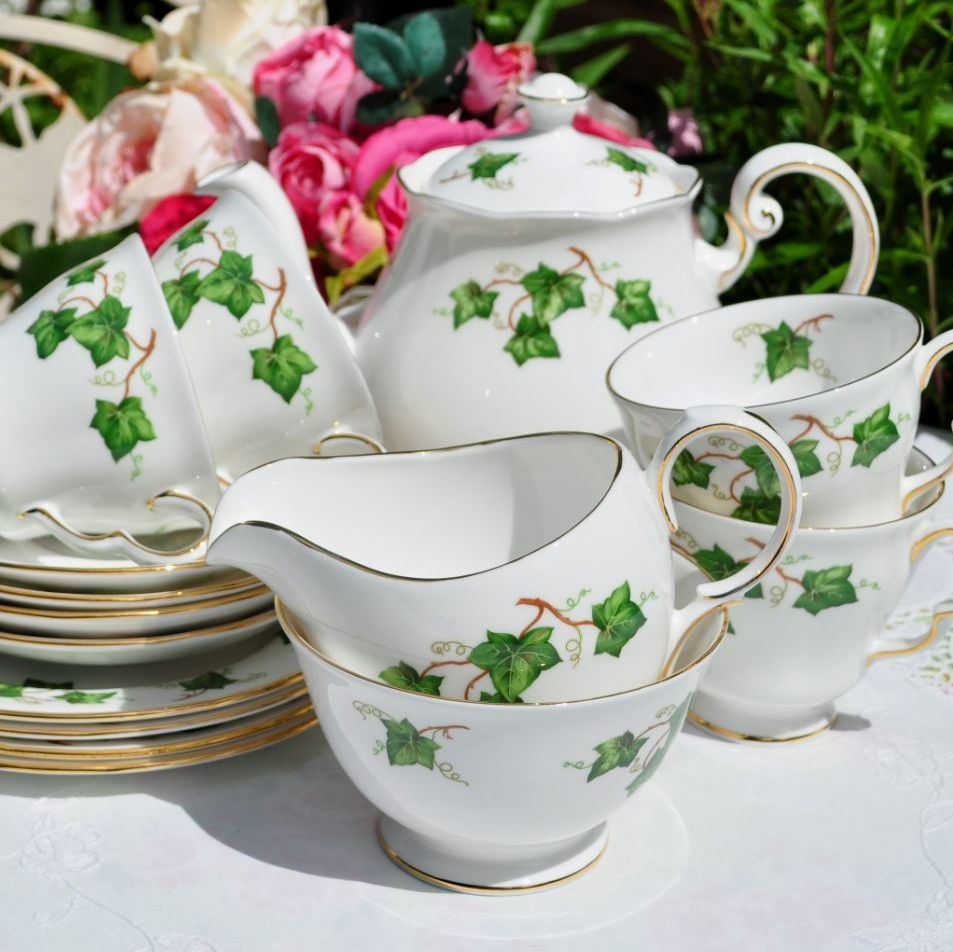 Colclough Ivy Leaf 15 Piece Tea Set