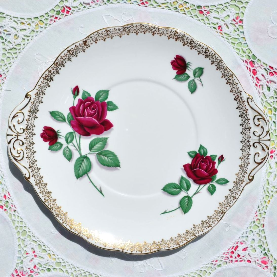 Royal Standard Red Velvet Cake Plate