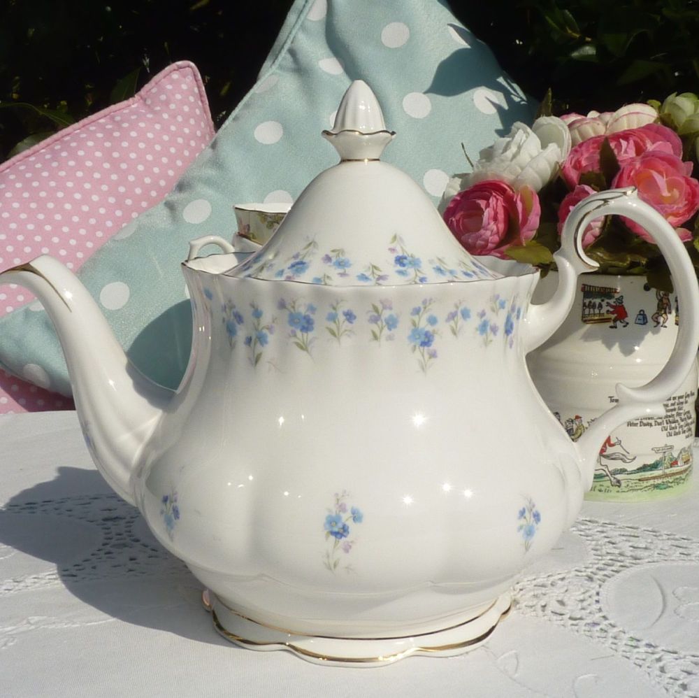 Royal Albert Memory Lane Vintage Bone China 2 Pint Teapot