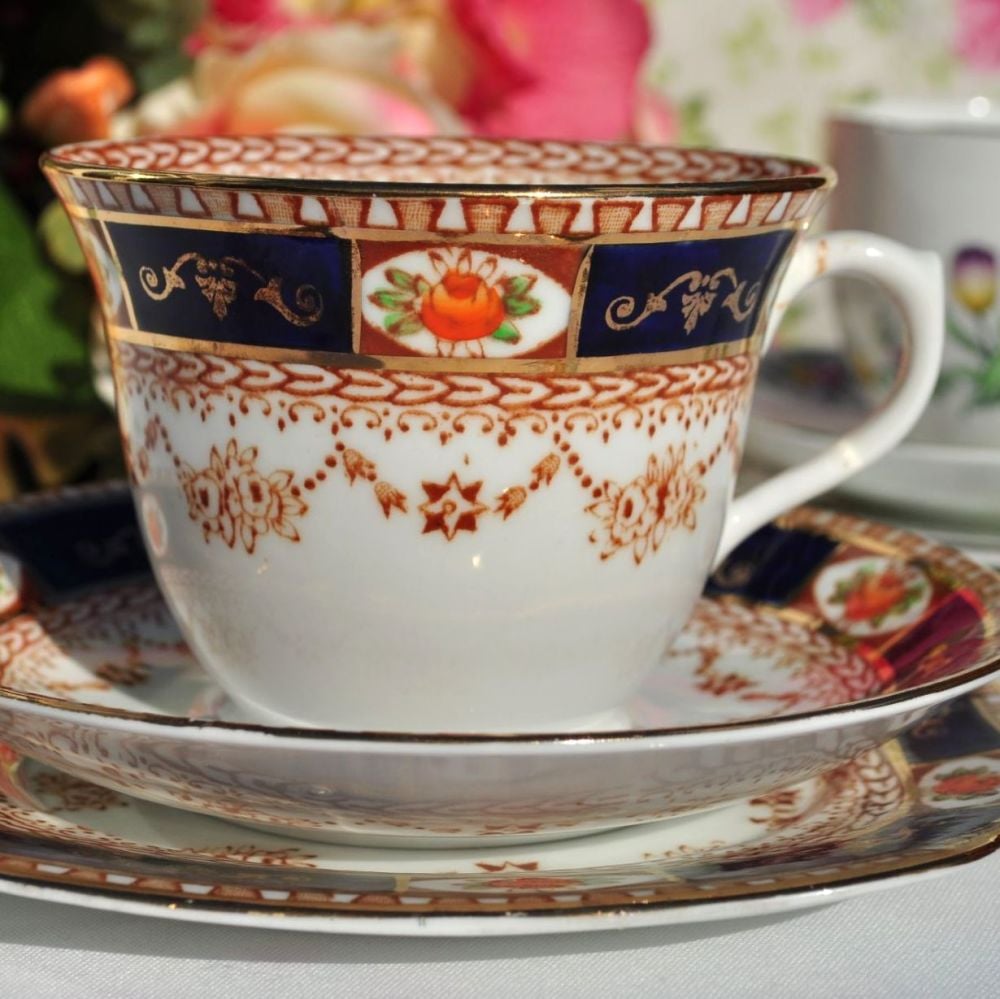 Reid - Roslyn China Imari Style Tea Cup Trio c.1937