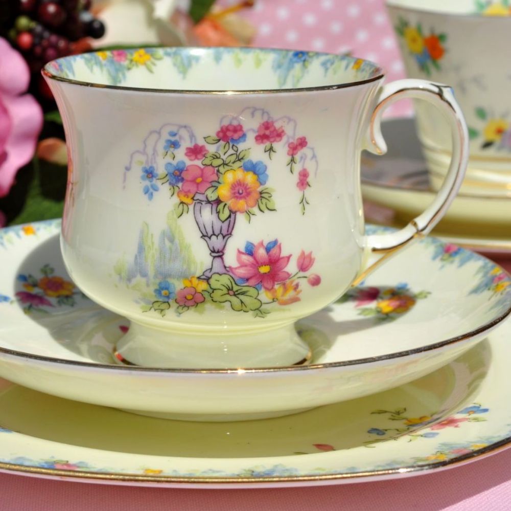 Paragon Art Deco Floral Teacup Trio c.1932