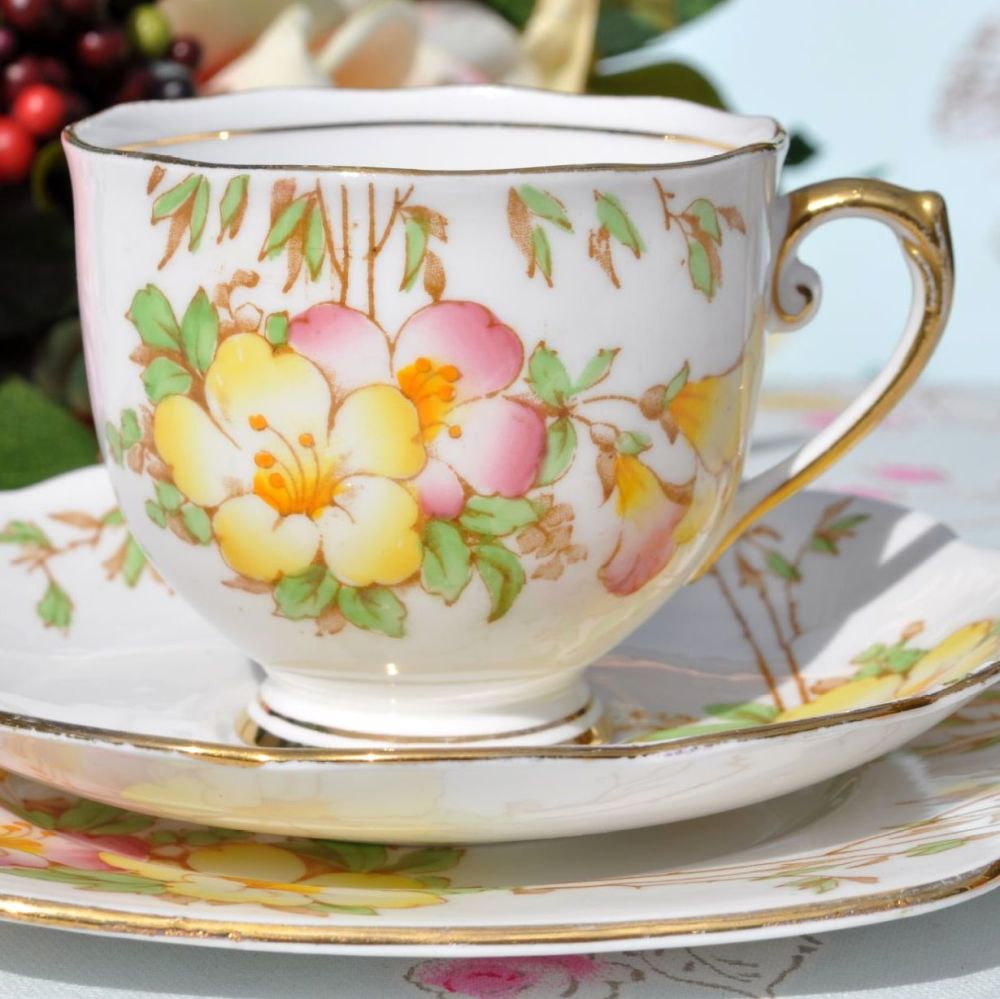 Roslyn Azalea Vintage China Teacup Trio c.1937