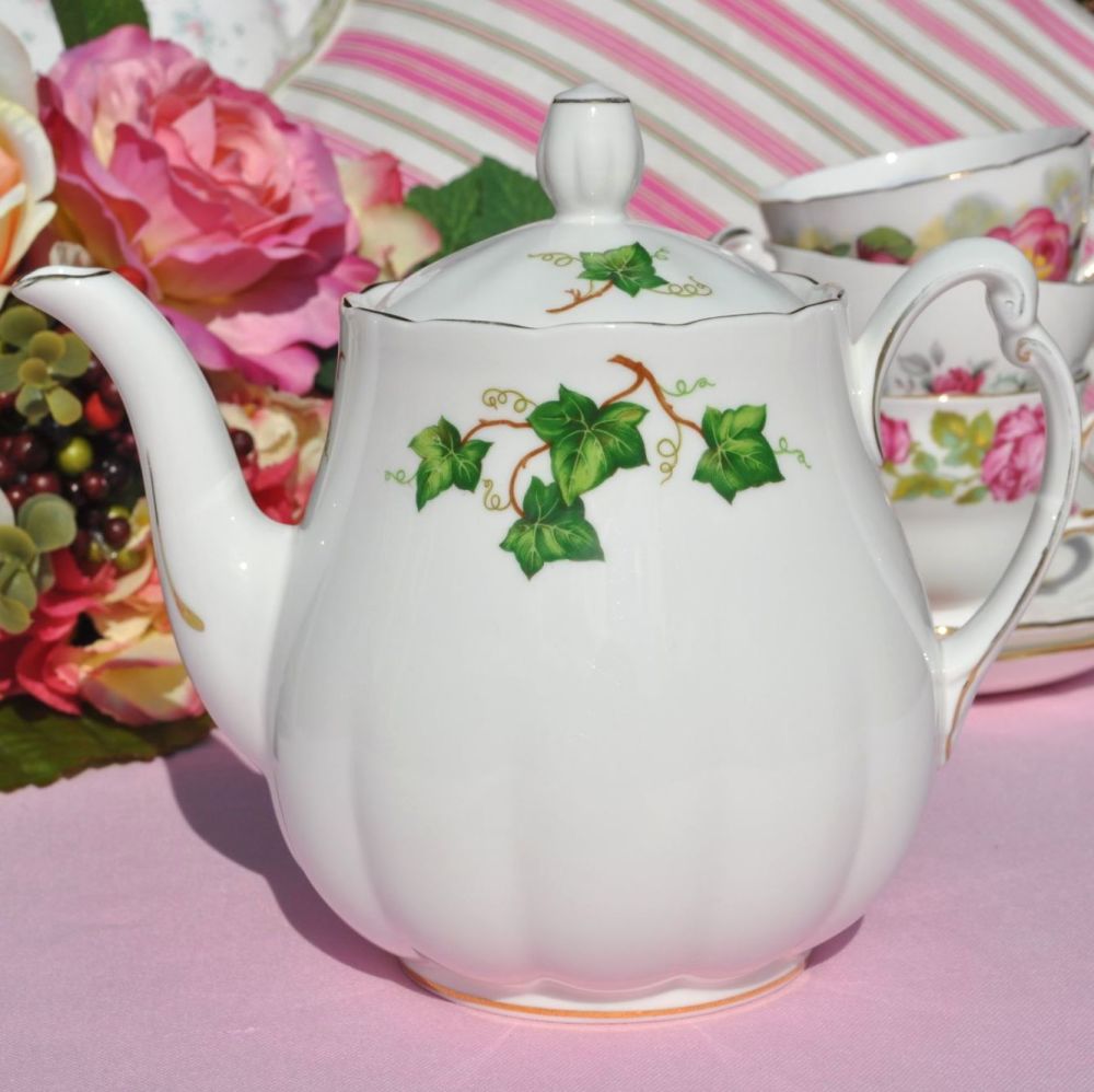Colclough Green Ivy Leaf Vintage Bone China 1.25 Pint Teapot