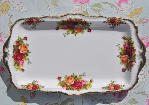Royal Albert Old Country Roses Vintage Bone China Sandwich Tray c.1962+