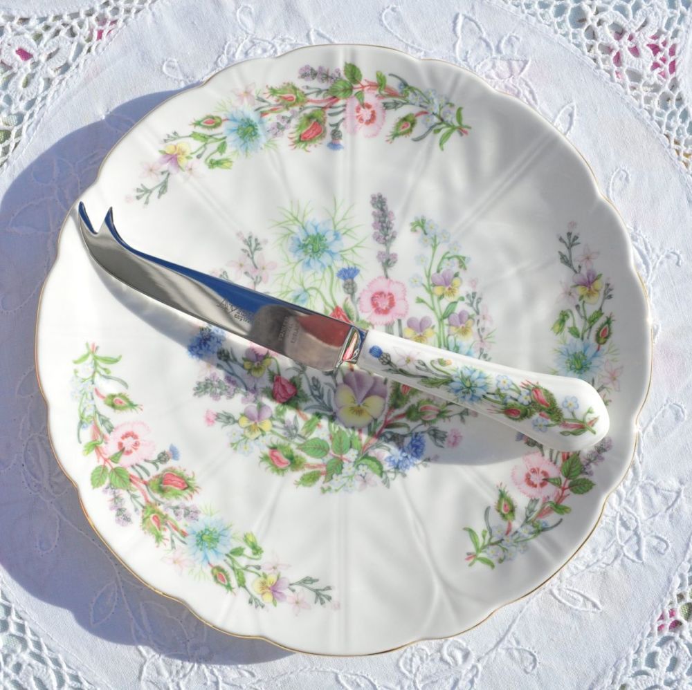 Aynsley Wild Tudor Bone China Handled Cheese Knife & Plate