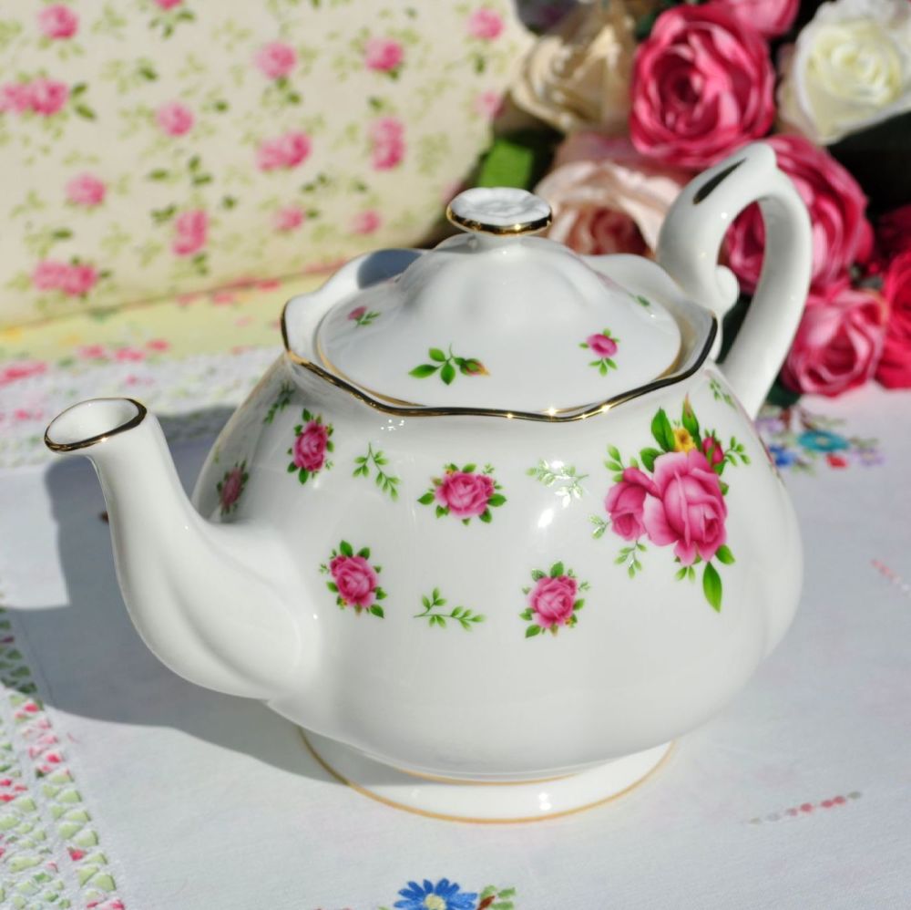 Royal Albert New Country Roses Teapot