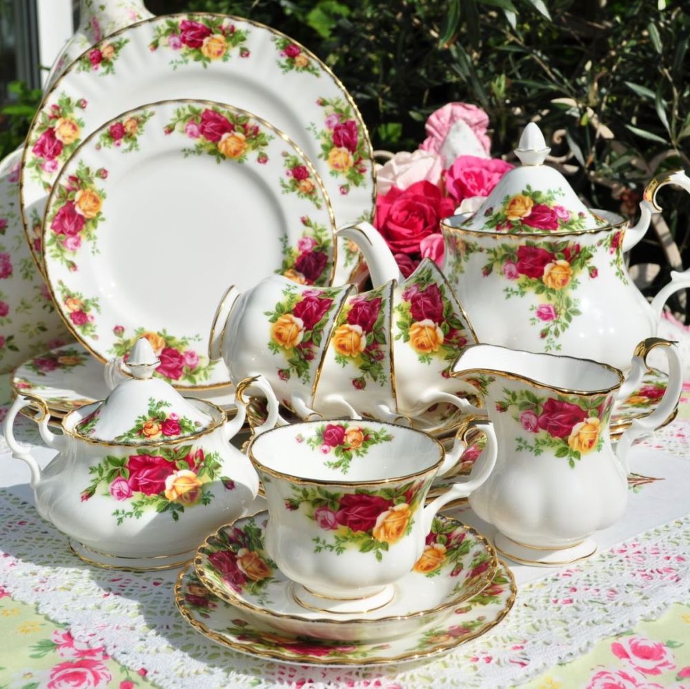 Old Country Roses 23 Piece Dinner Tea Service Set