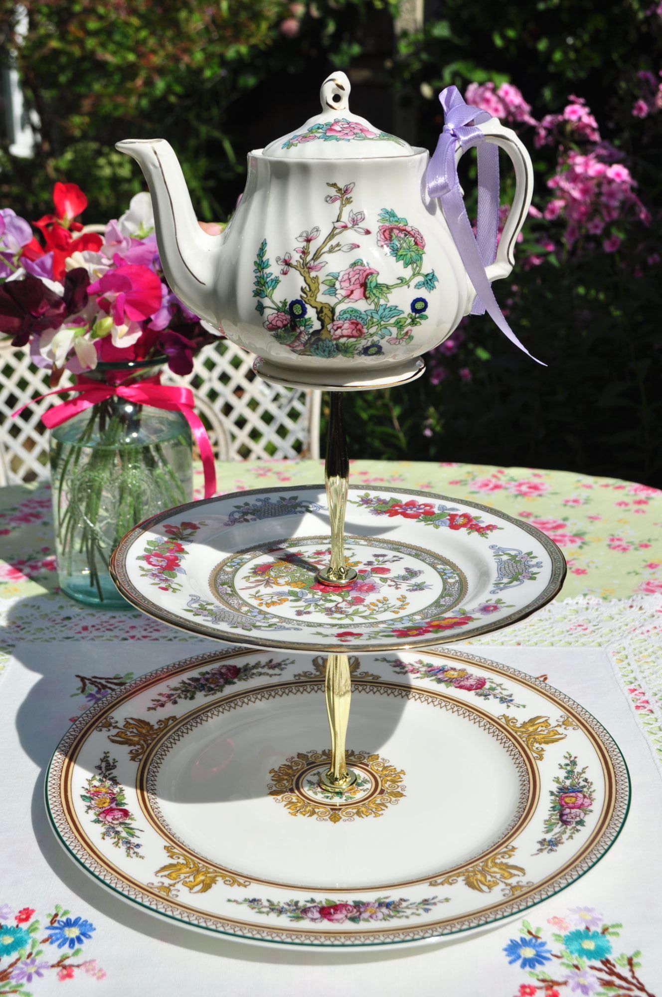 Teapot Topped Oriental Themed Cake Stand