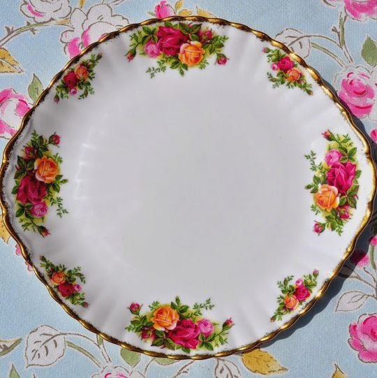 Royal Albert Old Country Roses Large Vintage Cake or Bread and Butter Plate