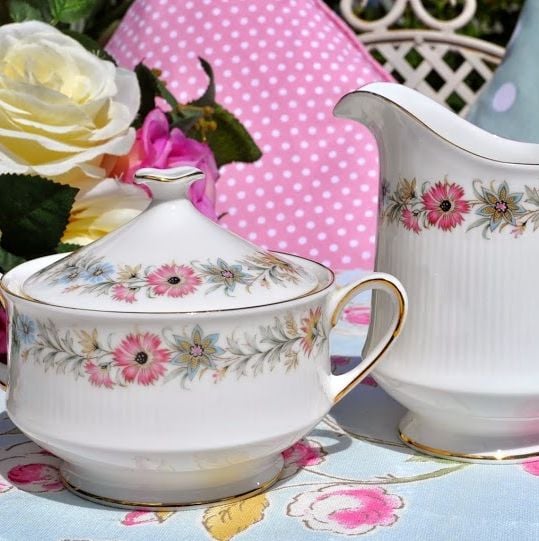 Royal Albert/Paragon Belinda 1960s Vintage Cream Jug and Sugar Bowl