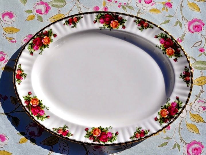 Royal Albert First Quality Old Country Roses Vintage Large Serving Platter c.1973-93