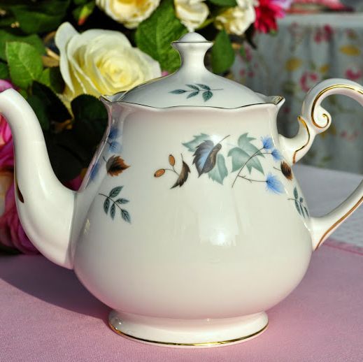 Colclough Linden Pattern 8162 Vintage Bone China Teapot