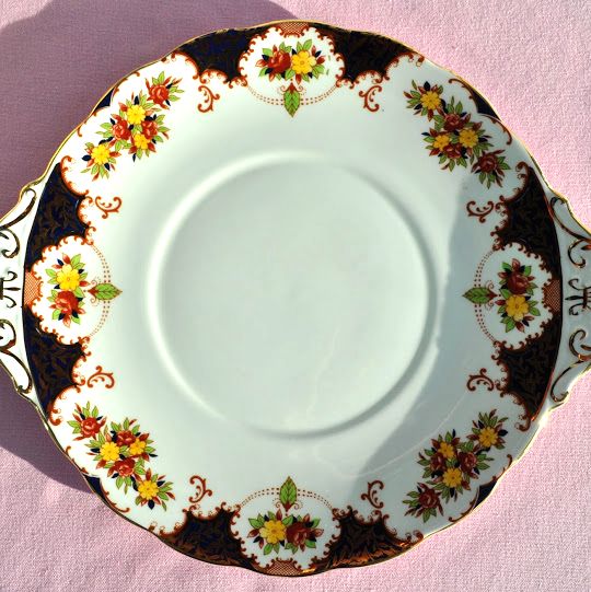 Royal Standard Old Fashioned Pattern Vintage Cake Plate