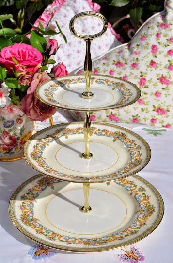 Aynsley Henley Pattern Vintage 3 Tier Cake Stand