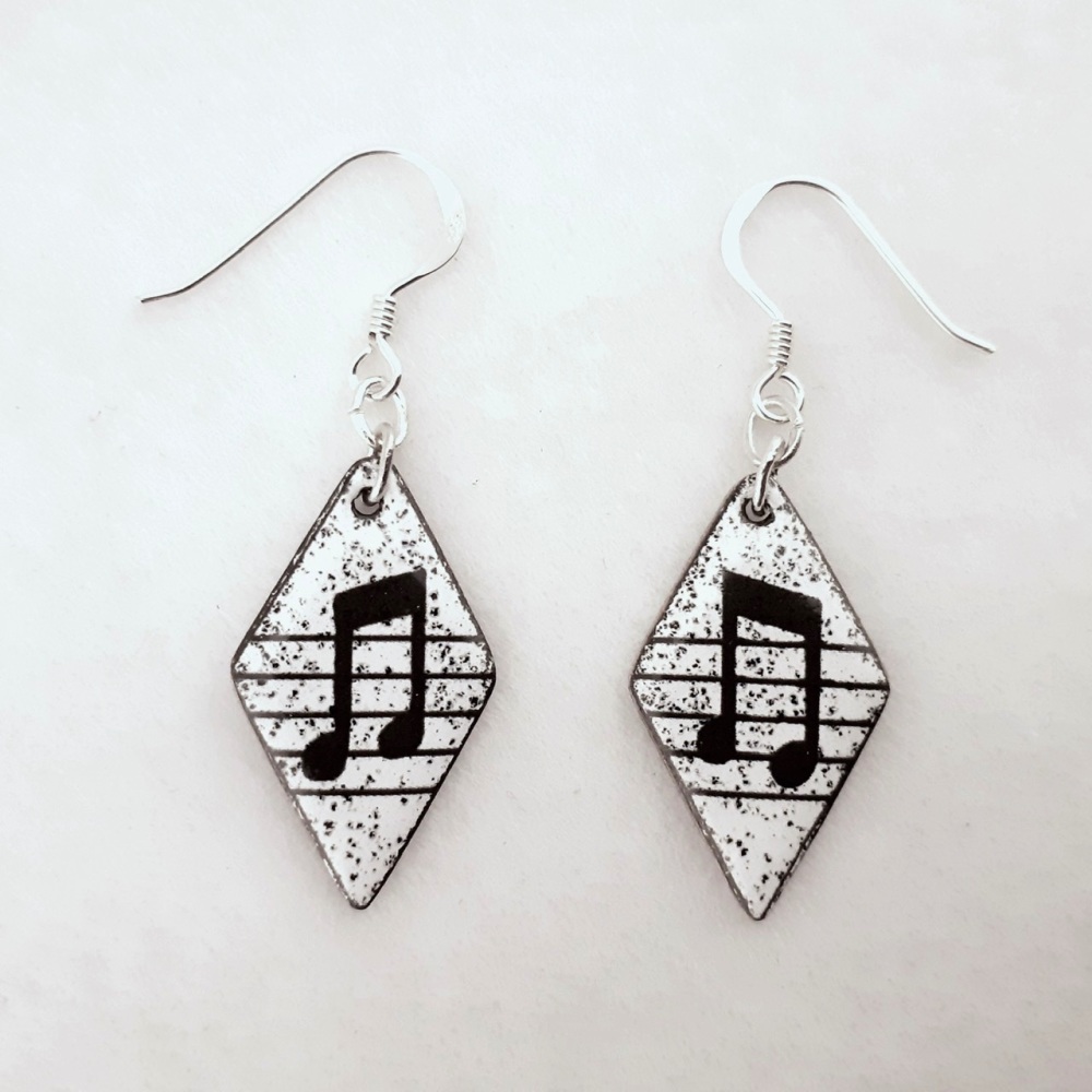 Diamond-shaped Musical Note Earrings