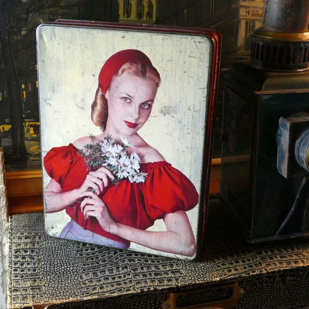 Vintage Holland's Toffee Tin - Cinderella