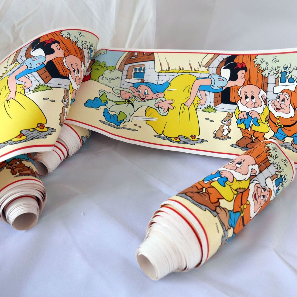 Vintage Snow White Wallpaper Border - 4 metres