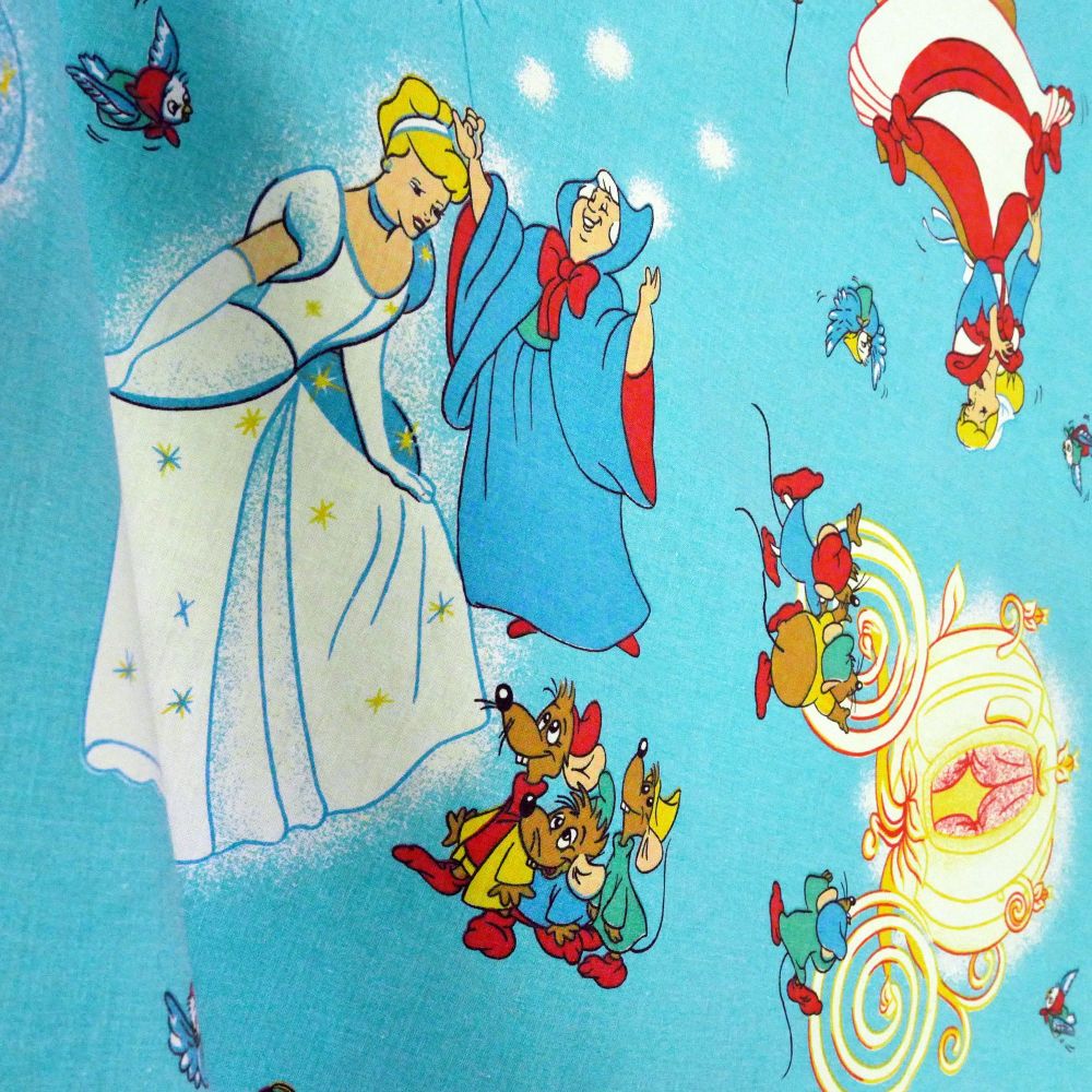 Cinderella Cotton - Vintage Disney - 65cm x 40cm