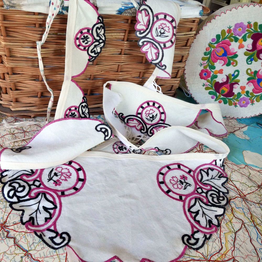 Vintage Doily Bunting - 5 Metres - String G