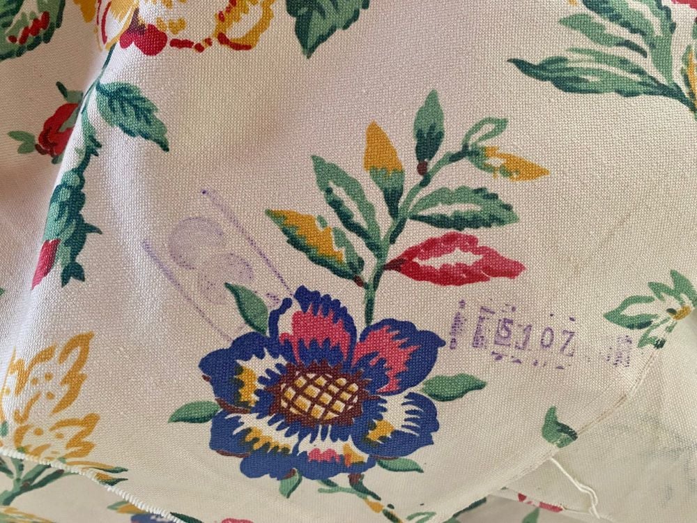 Unused 1950's Printed Linen - Pictoral Linen - Curtain Weight - 122cm Wide
