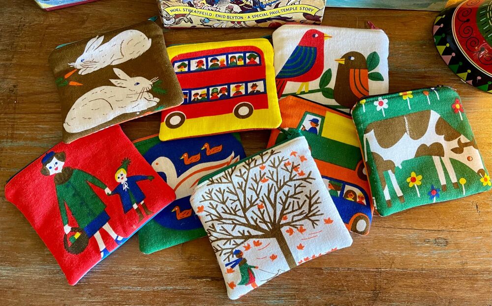Handmade Purse - 1970's Galt - Rag Book Purse - Handmade Zip Top Pouch