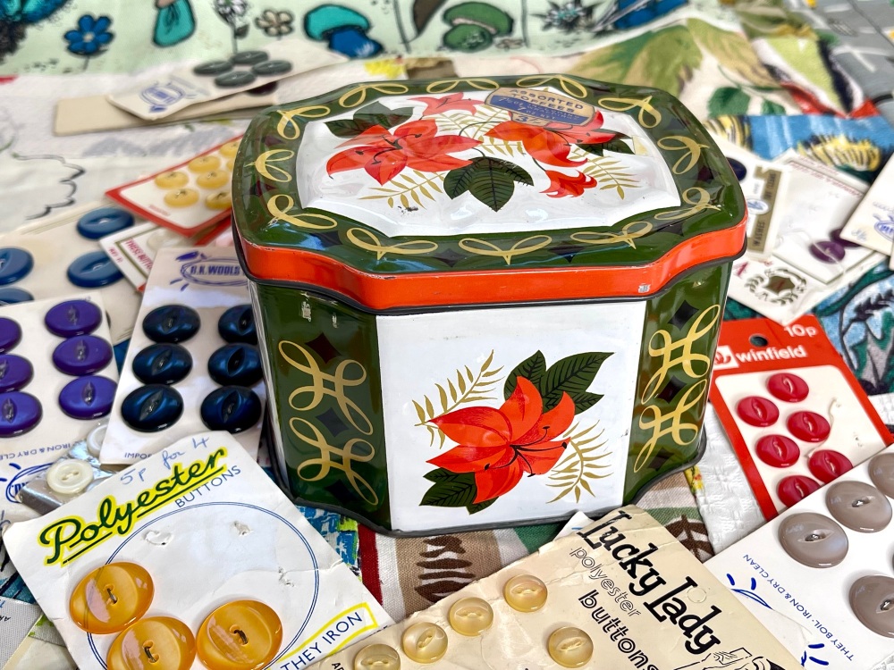 Vintage Tin with Vintage Buttons
